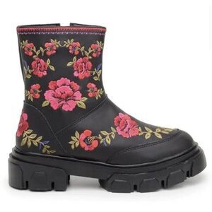 New Farm Rio Anthropologie Boho Black Floral Moto Boots ~Size 7, EU 38